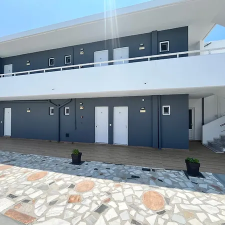 Family House Aparthotel 2*